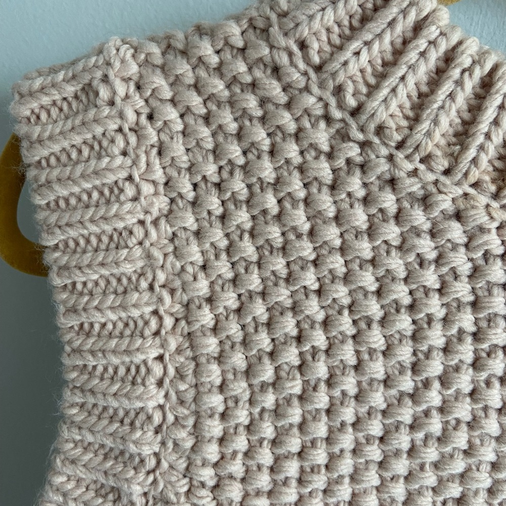 H&M Chunky Knit Sweater Vest
